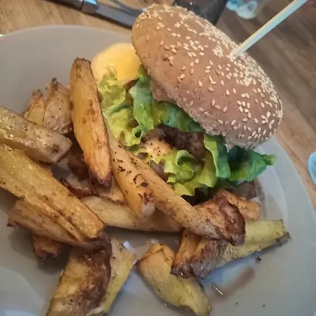 Grande D'hote Pour 4 A 5 Personnes * Chef-Boutonne